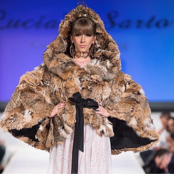 Genuine fur cape with hood and black belt tie